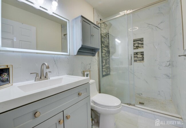 Building Photo - 13 Lackland Ave