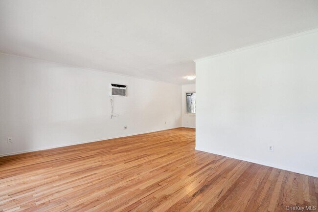 Building Photo - 72 Winthrop Rd