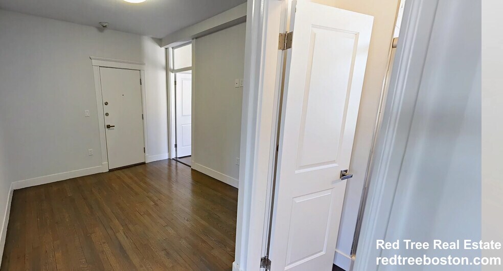 Building Photo - 77 Park Dr