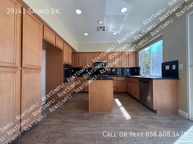 Building Photo - 29141 Salrio Dr