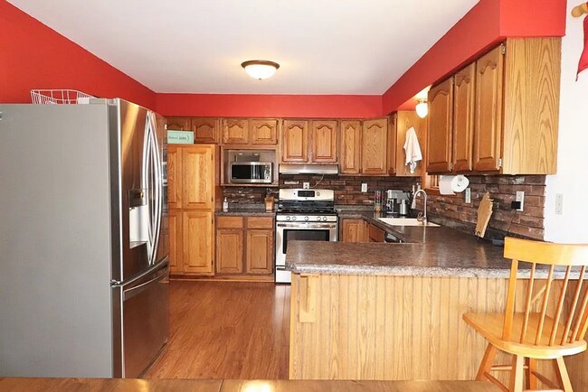 Building Photo - Click the “Apply Now” button or email wapmrentals@gmail.com for a prompt response.