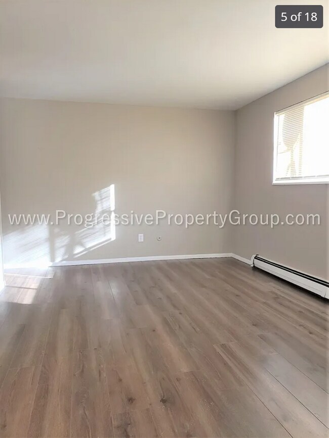 Primary Photo - Cozy 2-Bedroom Home in a Peaceful Colorado...