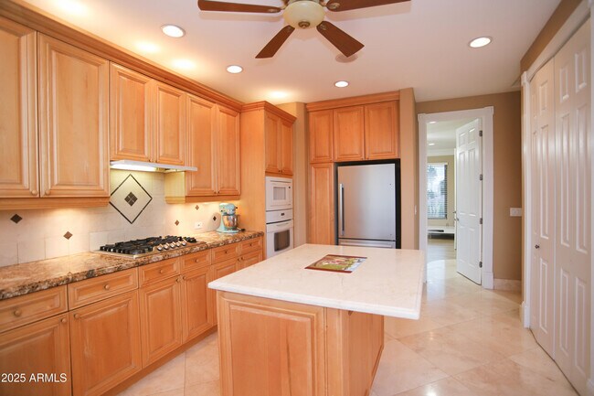 Building Photo - 3306 E Jaeger Cir
