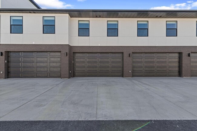 Building Photo - 35 N Gateway Dr
