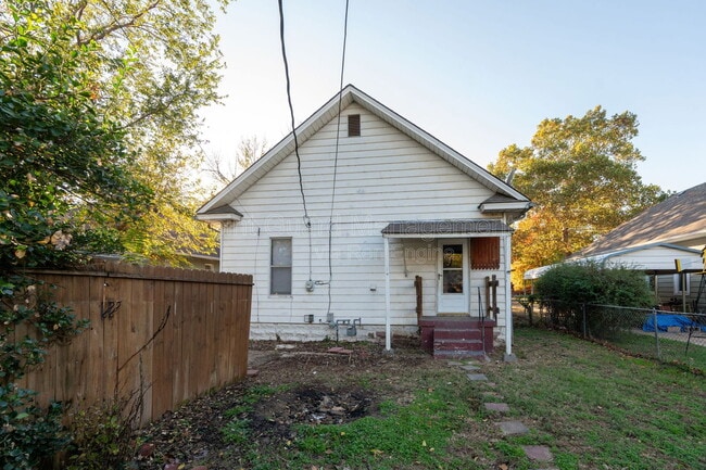 Building Photo - 1430 S Wichita St