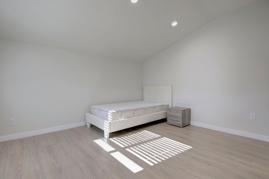 Building Photo - 7711 Forsythe St