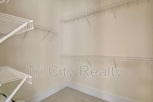 Building Photo - 250 Moss Creek Walk
