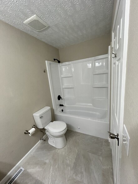 Building Photo - 708 Spruce St