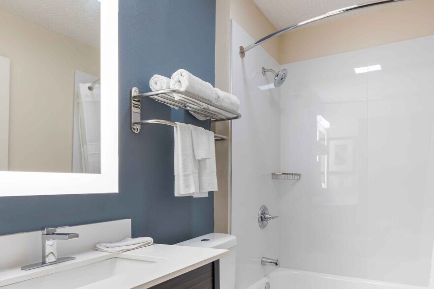 Building Photo - Furnished Studio-Arlington - Six Flags