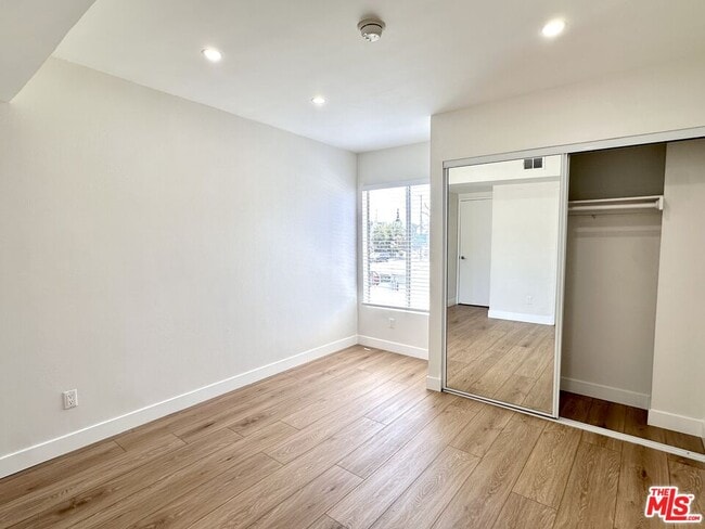 Building Photo - 9939 Topanga Canyon Blvd