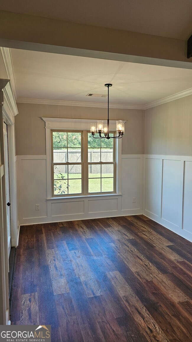Building Photo - 208 Huxley Ter