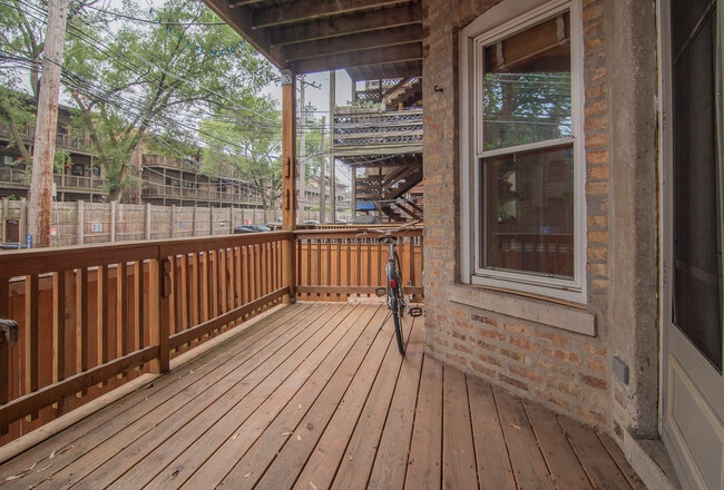 Building Photo - 1017 W Dakin St