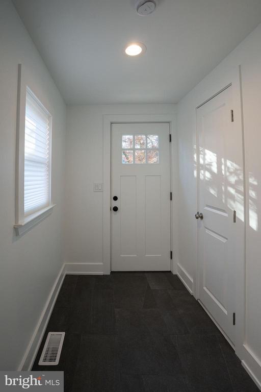 Building Photo - 2538 E County Line Rd