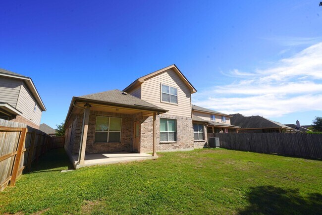 Building Photo - Immaculate Rental Now Available in Cibolo!...