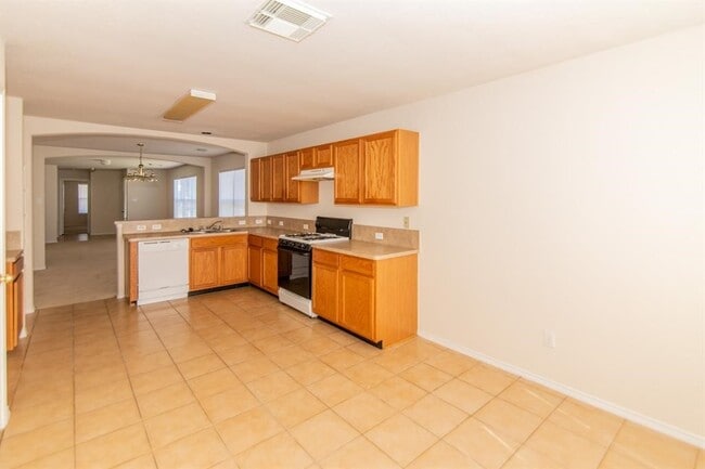 Building Photo - 814 Bandon Ln