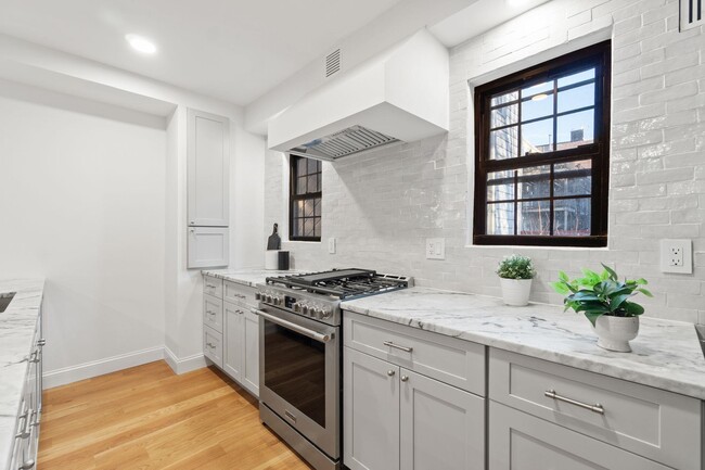 Building Photo - 82 Colgate St
