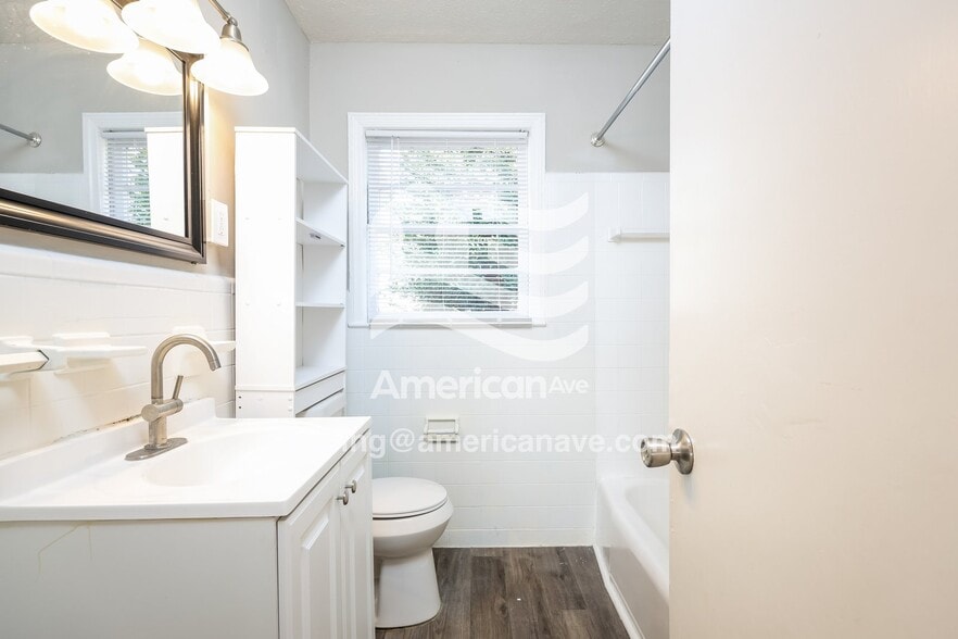 Building Photo - 917 Patricia Dr