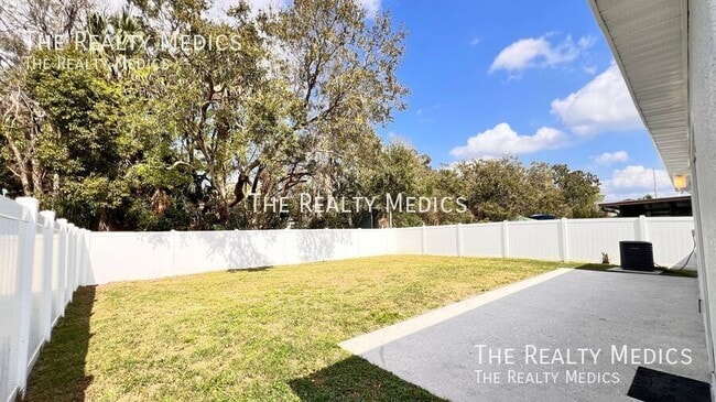 Building Photo - 130 Wheatfield Cir