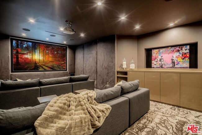 Building Photo - 7567 Hermes Dr