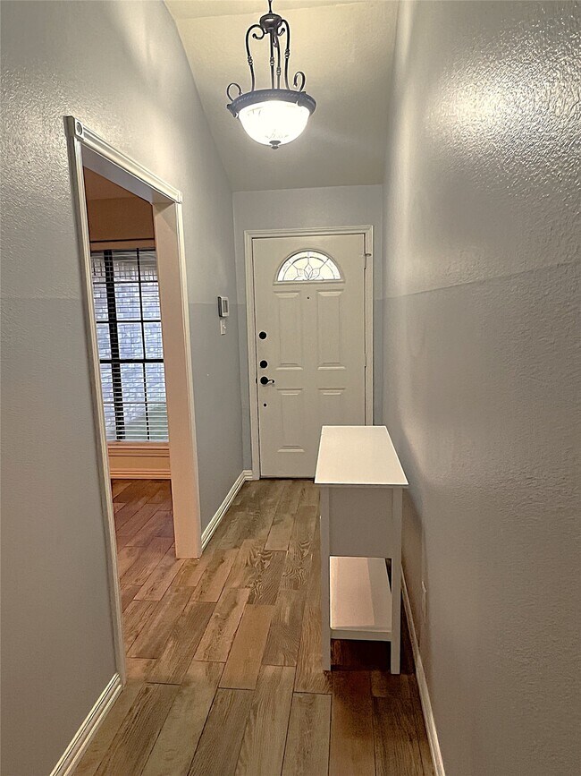 Building Photo - 3027 Sandpiper St