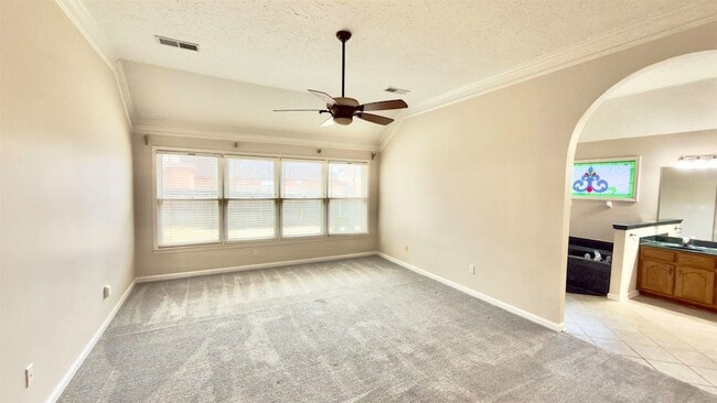 Building Photo - 275 Home Pl