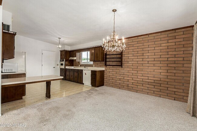 Building Photo - 16381 S Observatory Pl