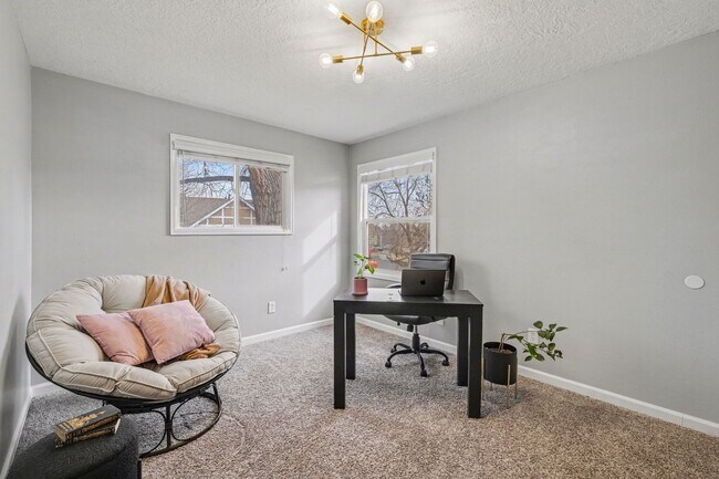 Building Photo - Updated 3-Bedroom Condo Near Downtown Fort Collins!