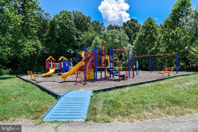 Building Photo - 3803 Laramie Pl