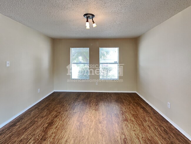 Building Photo - 3875 Steeplechase Drive