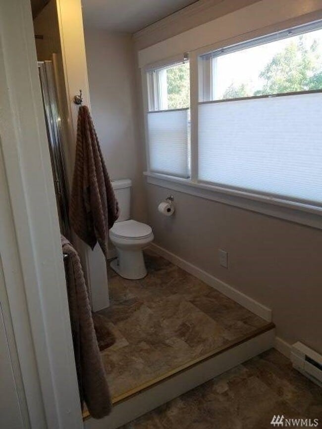 Building Photo - Beautiful 4 Bedroom Home Available in Down...