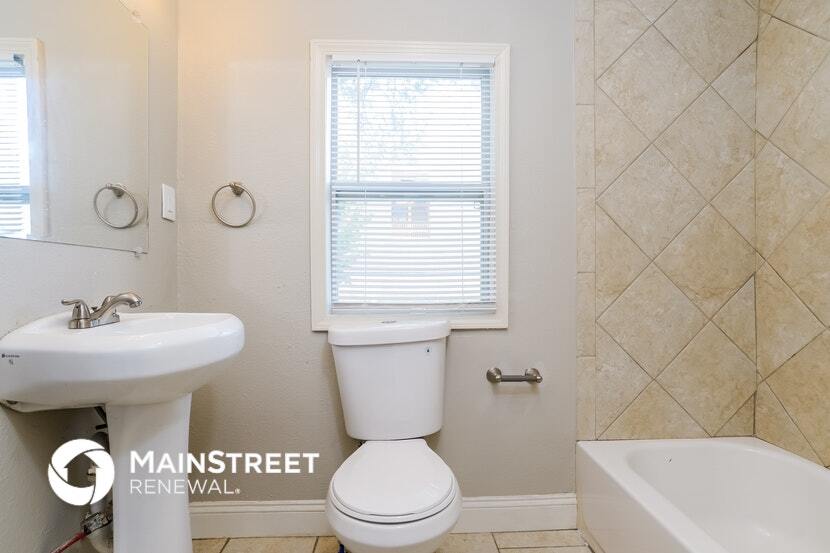 Building Photo - 7600 Washington St