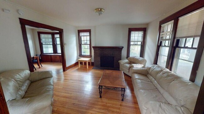 Building Photo - 1145 S. Forest-1145SF