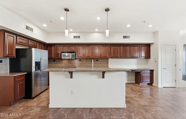 Building Photo - 20660 N 40th St