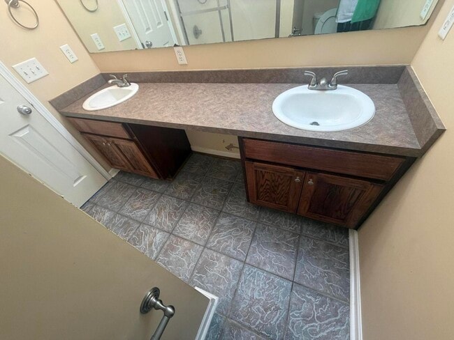 Building Photo - 30 Spanish Moss Cir