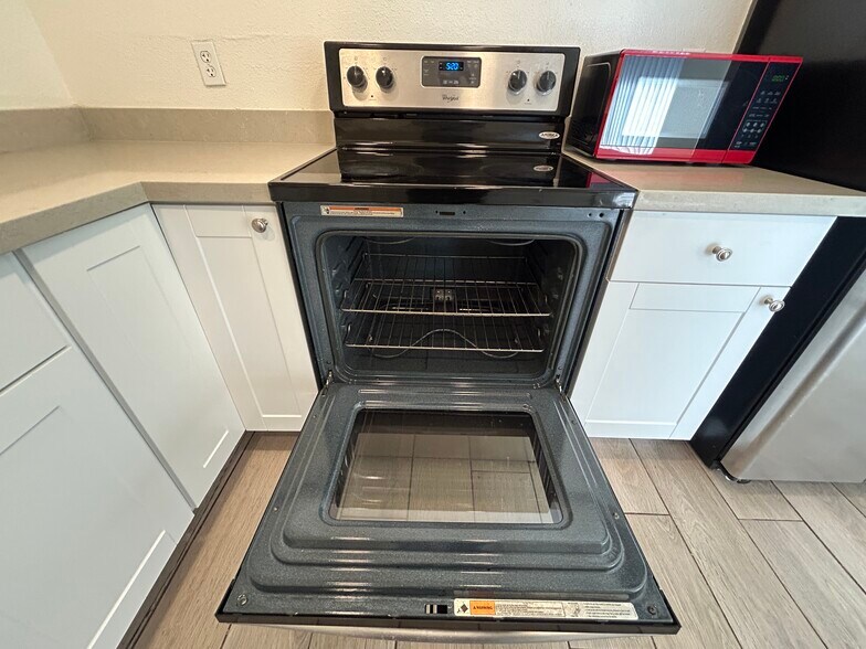 Building Photo - 2698 N 43rd Ave