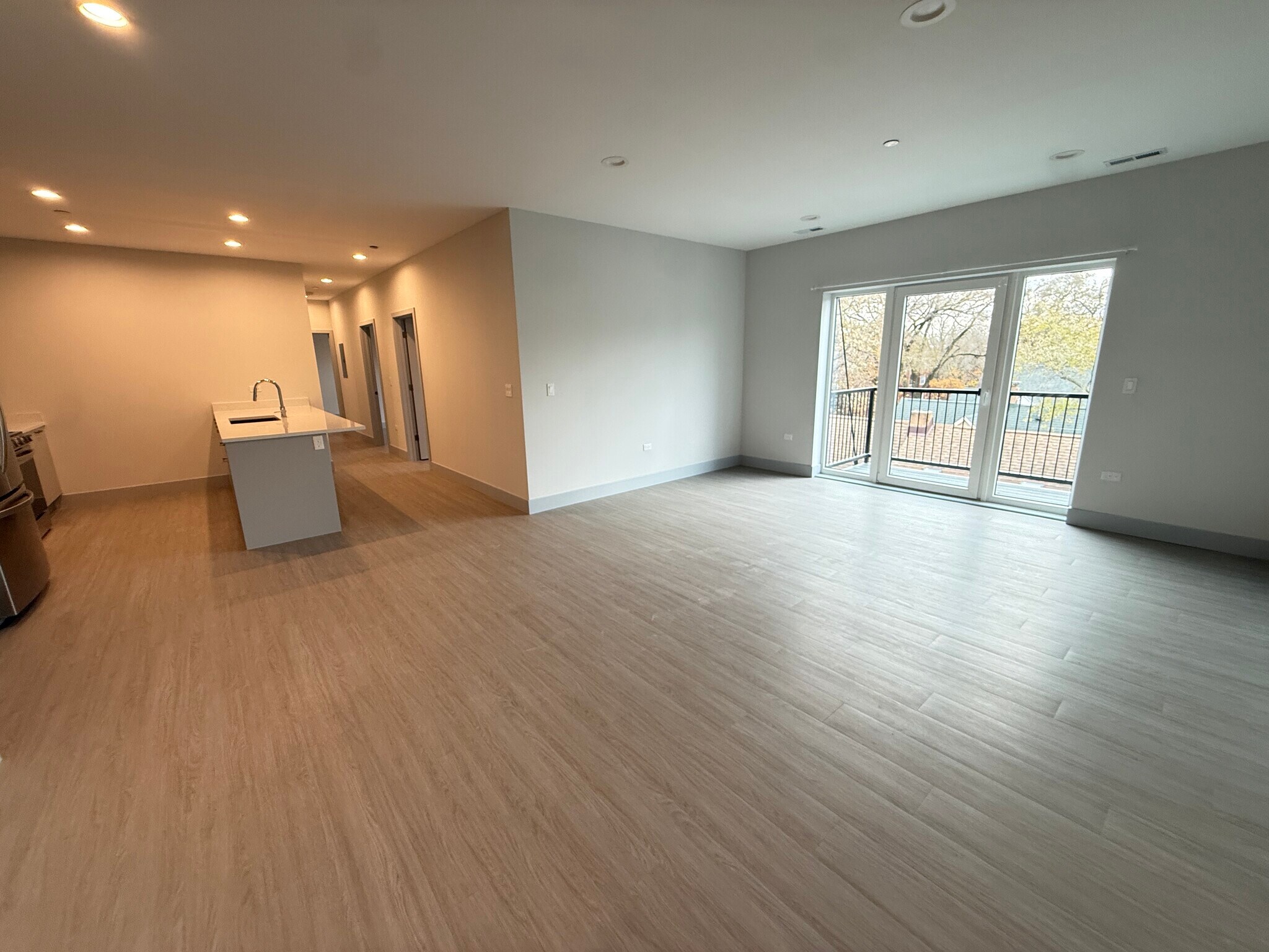 Building Photo - 6350 N Glenwood Ave