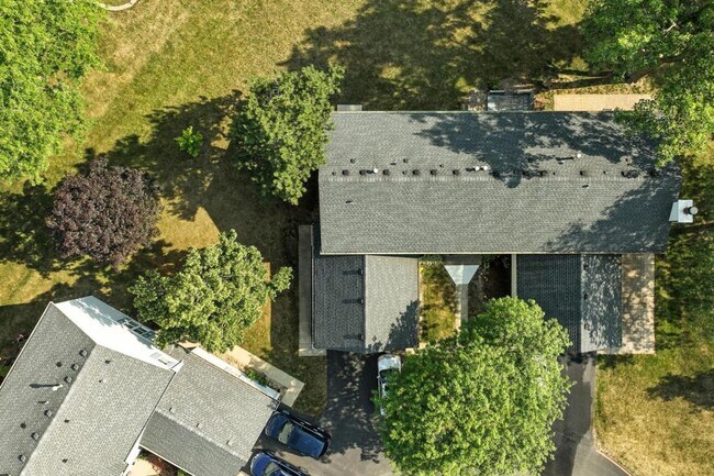 Building Photo - 2621 Wingate Ct