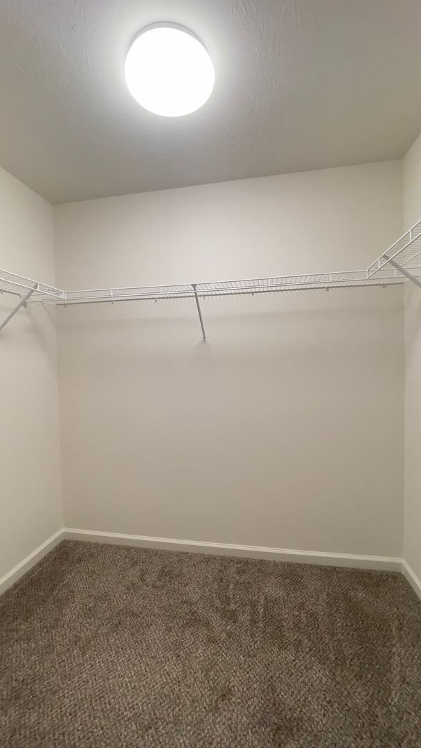Building Photo - Hawthorne Lake…3 Bedroom 2 Bath