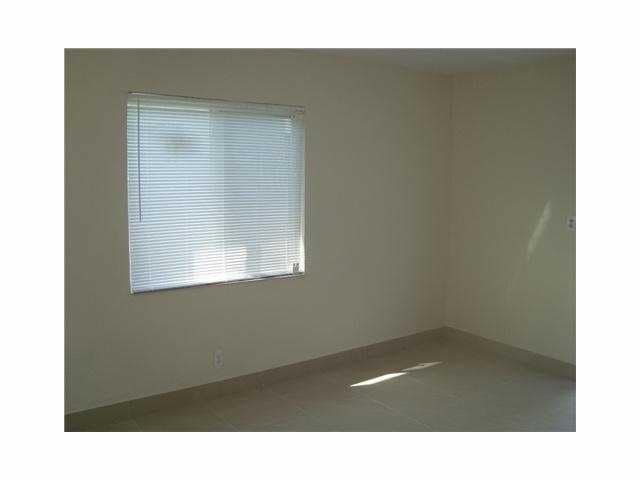 Building Photo - 133 SW 5th Ct