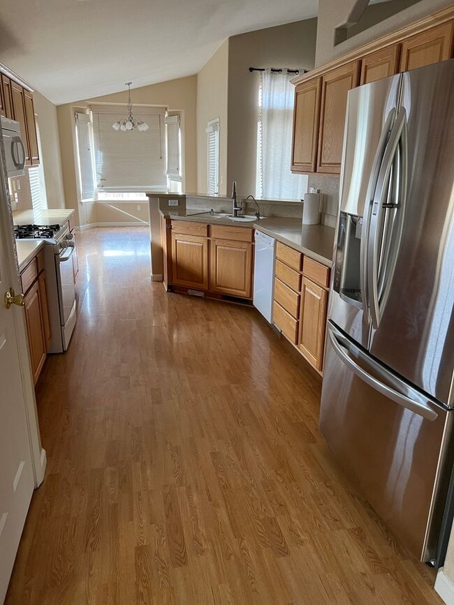 Building Photo - Golf Course home for rent, 1997 sqft, 3 be...
