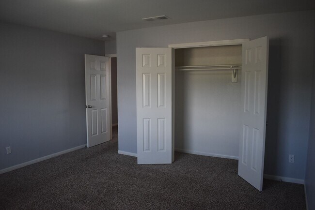 Building Photo - 509 Lakota Ln