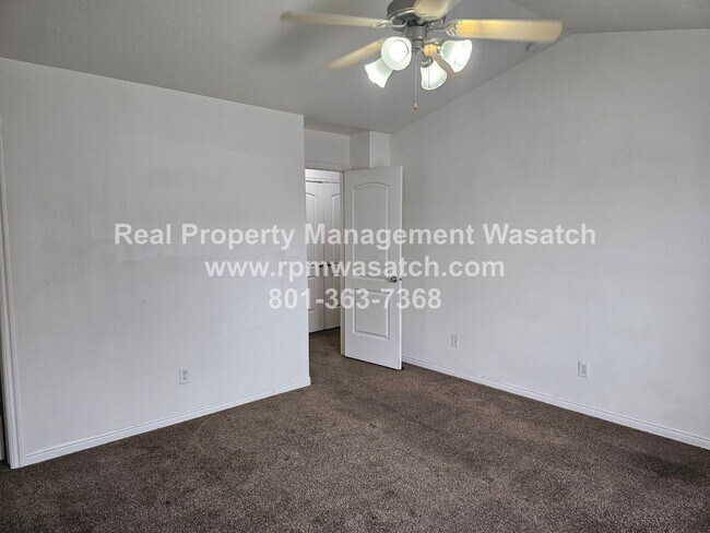 Building Photo - 2401 Big Village Ct