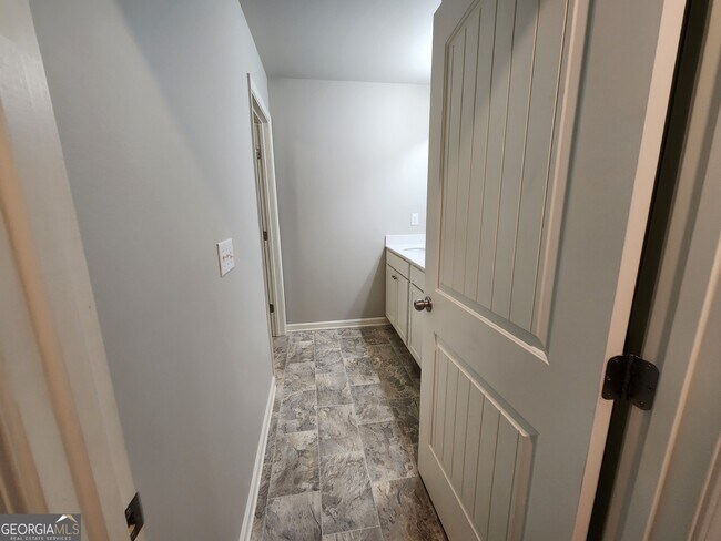 Building Photo - 4675 Dandelion Wy