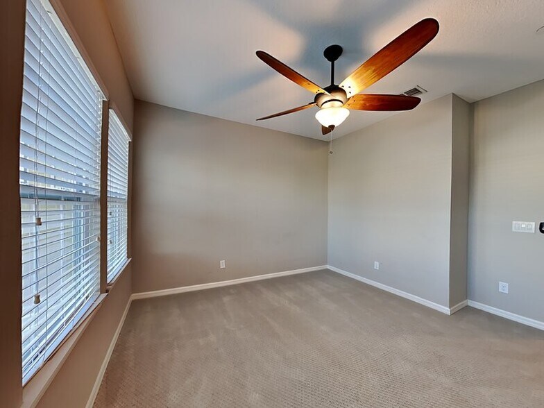 Building Photo - 56 Boardwalk Ave