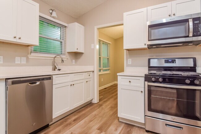 Building Photo - 1443 Devon Mill Way