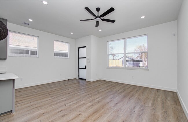 Building Photo - 4605 Edison St