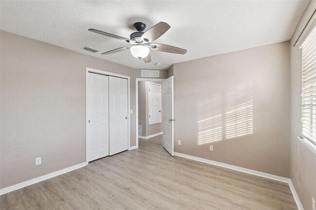 Building Photo - 1030 Bending Oak Trail