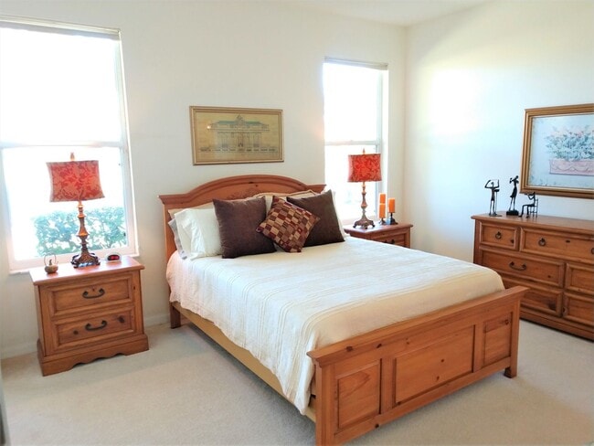 Building Photo - Seasonal Short-Term Villa located in Pelican Pointe Golf & Country Club!