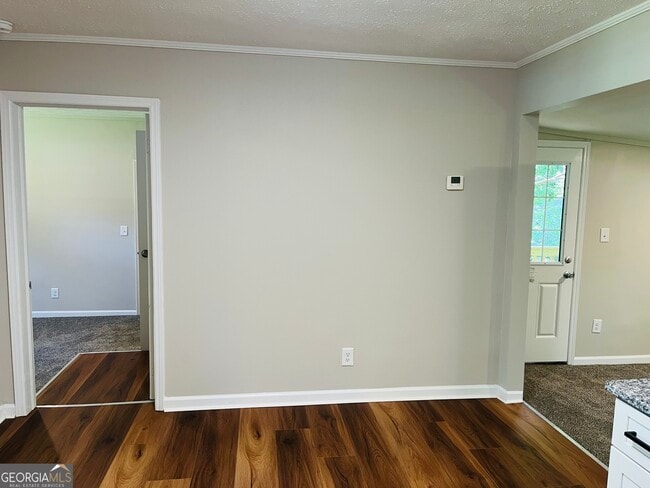 Building Photo - 31 Swan Dr
