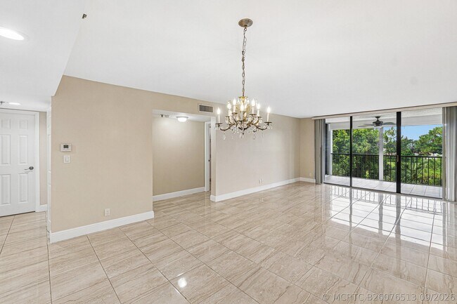 Building Photo - 6562 Boca Del Mar Dr